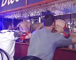 zabronione orgia - sabrina radość i znajomych montreal striptiz klub