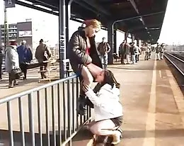 : - dziwki okiem kamery w miejscach publicznych-: ukmike wideo