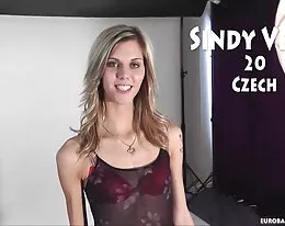 wysoki sindy vega dostaje ogromne twarzy!