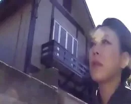 japońska Laseczka ssie penisa i dostaje fucked hard