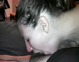 tłuste Amatorki daje piękny deepthroat blowjob
